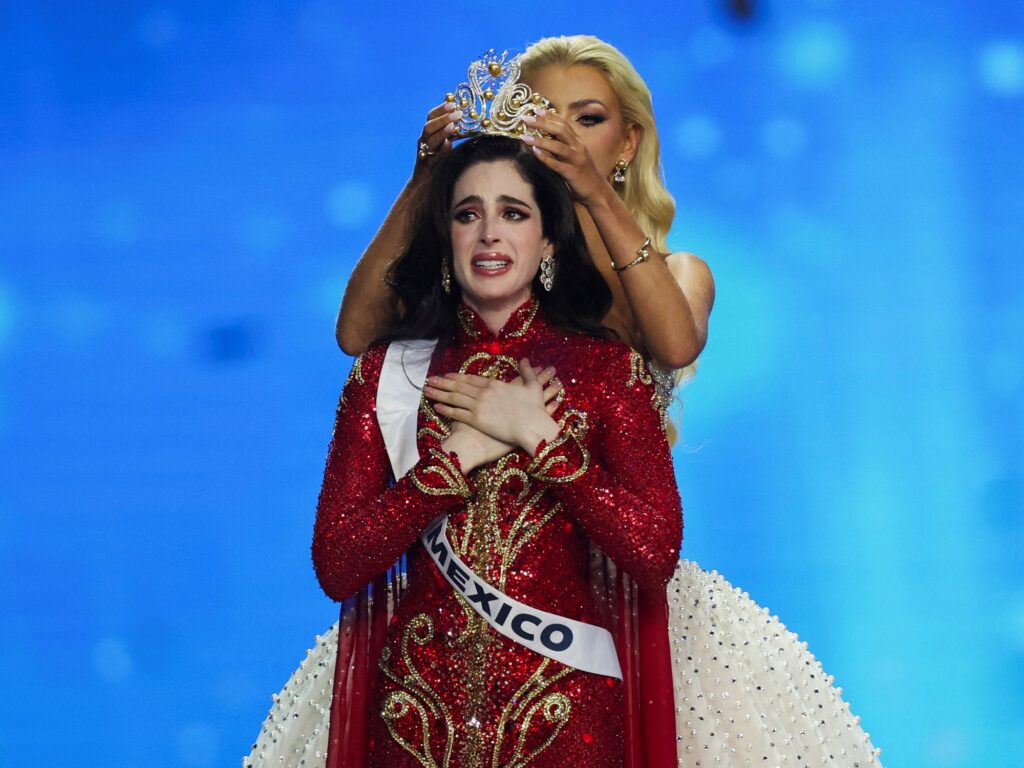 Fátima Bosch, de México, coronada Miss Universo 2025 en medio de un certamen marcado por escándalos y controversias nyyr ftfc 2000x1500 1