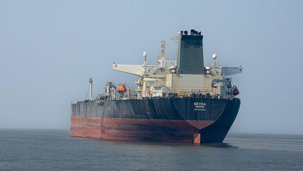 32 países acuerdan la mayor liberación de reservas de petróleo de la historia mientras varios buques son atacados en el estrecho de Ormuz y en aguas de Irak 1773254753702