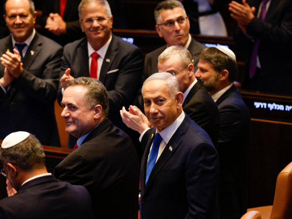 Israel aprueba una ley que establece la pena de muerte como sentencia por defecto para palestinos condenados por ataques terroristas mortales ap25286421530945