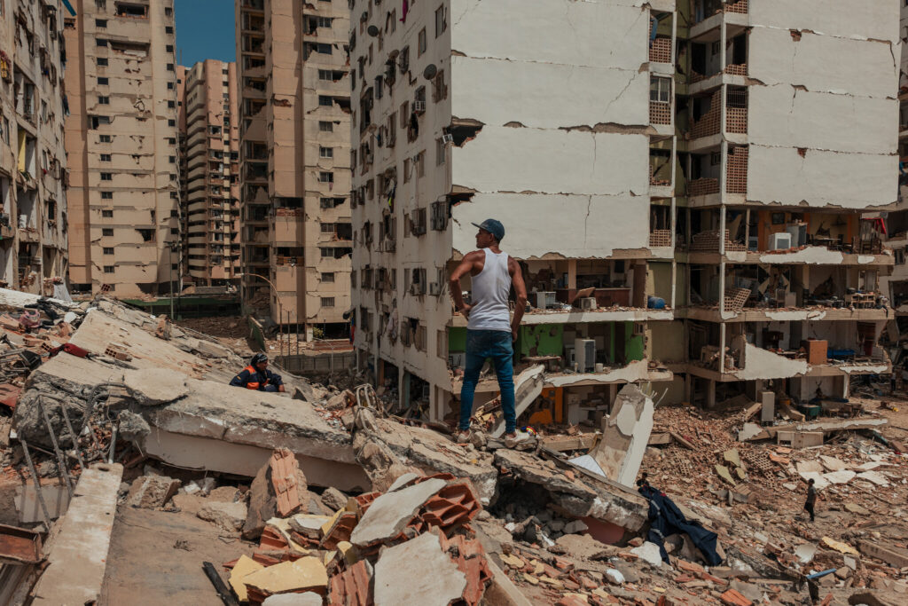 El gobierno de Venezuela describe los terremotos como "el evento más fatídico que haya sufrido esta República en los últimos 123 años" 25int venezuela quake mlpf superjumbo