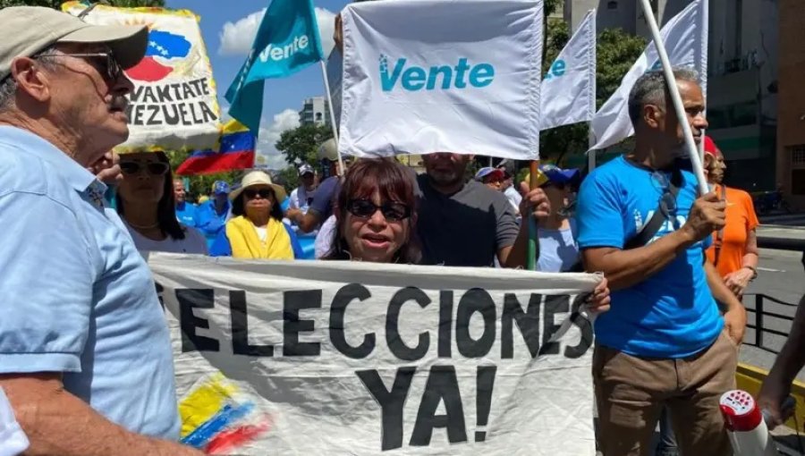 La oposición en Venezuela realiza las primeras manifestaciones tras el doble sismo y al cumplirse dos años de las elecciones presidenciales de 2024 1 (1)
