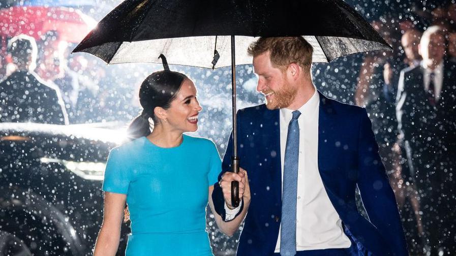 El príncipe Harry y su esposa Meghan regresarán a vivir a Reino Unido con sus hijos tras 6 años en EE.UU. 508b5cf370673abc035ddb5886dddc9c