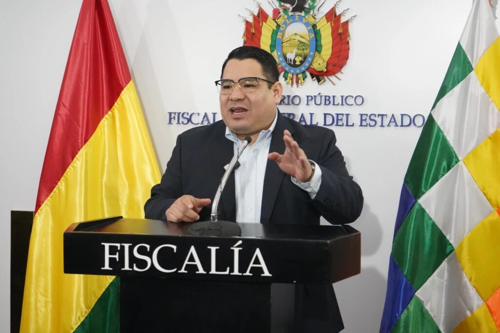 El fiscal general de Bolivia fue acusado de tener vínculos narcos: ¿qué hará el gobierno de Rodrigo Paz? roger mariaca. fiscal general del estado
